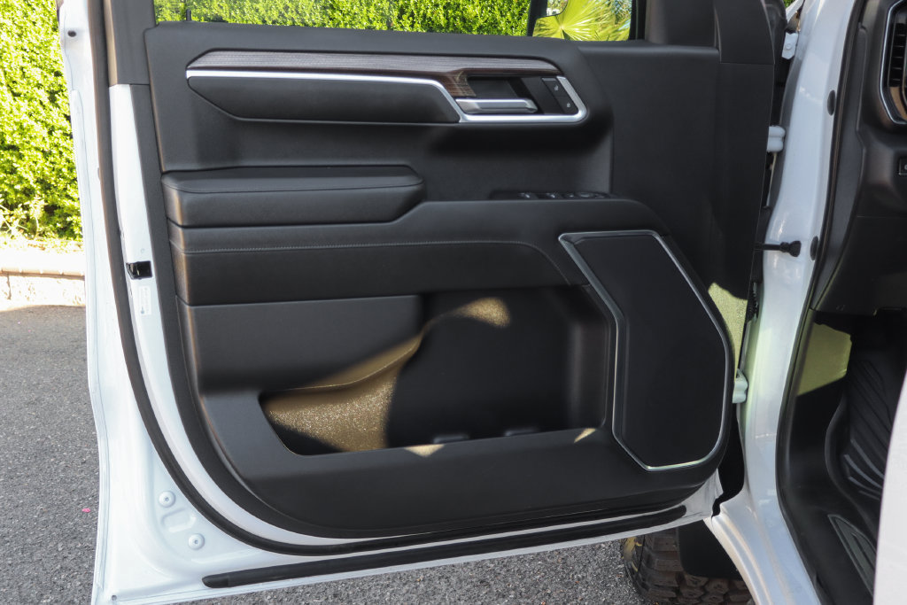 Used 2022 Chevrolet Silverado 1500 LT Trail Boss w/ LPO, Dark Essentials Package AWD/4WD image 19