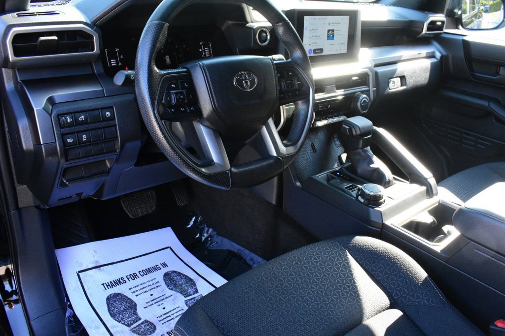 Used 2025 Toyota 4Runner SR5 AWD/4WD image 10
