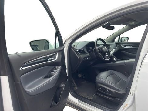 Used 2021 Buick Enclave Essence image 10