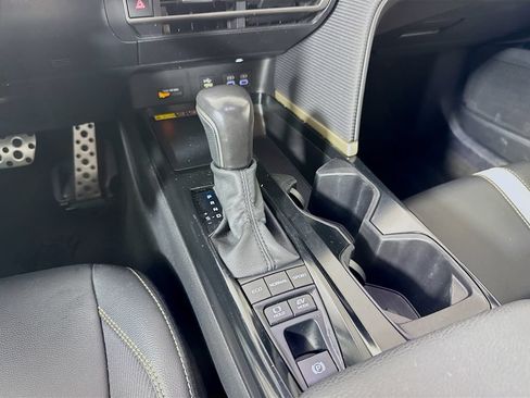 Used 2025 Toyota Camry SE FWD image 24