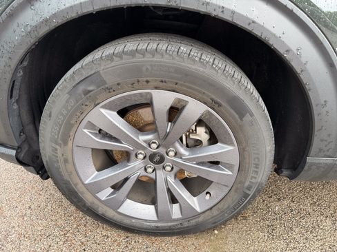 Used 2022 Ford Explorer XLT w/ Equipment Group 202A AWD/4WD image 13