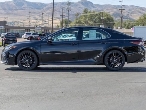 Used 2023 Toyota Camry XSE image 3