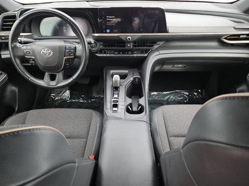 Used 2023 Toyota Crown AWD/4WD image 12
