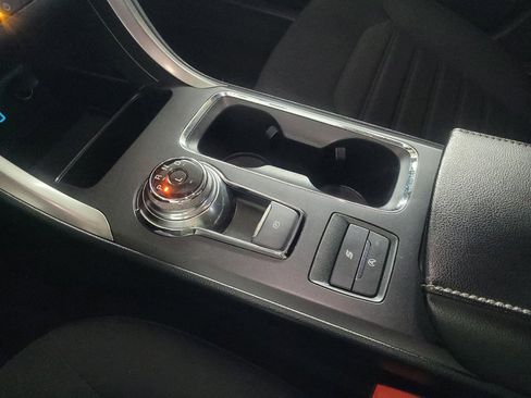 Used 2020 Ford Fusion SE FWD image 26