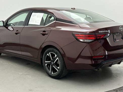Used 2025 Nissan Sentra SV image 4