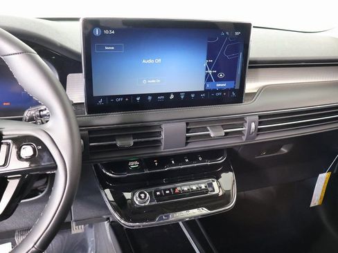 New 2026 Lincoln Corsair Premiere FWD image 5