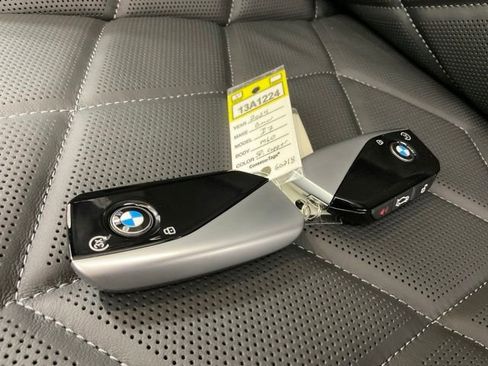 Certified 2024 BMW i7 xDrive60 AWD/4WD image 52