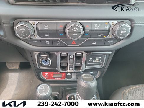 Used 2026 Jeep Gladiator Mojave AWD/4WD image 17