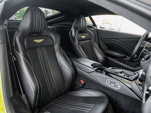 Used 2020 Aston Martin V8 Vantage Coupe RWD image 17