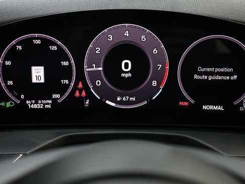 Used 2025 Porsche Panamera image 87
