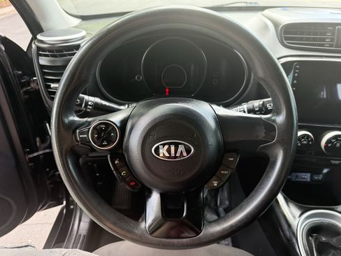 Used 2016 Kia Soul FWD image 15