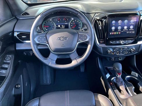 Used 2024 Chevrolet Traverse RS image 6