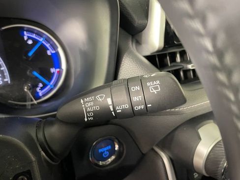 Used 2020 Toyota RAV4 Limited AWD/4WD image 12