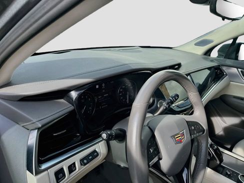 Used 2024 Cadillac XT6 Premium Luxury w/ Technology Package FWD image 9