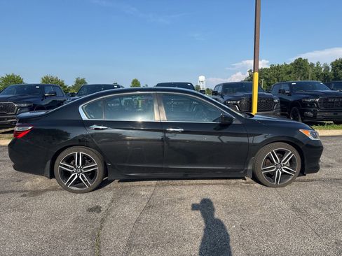 Used 2017 Honda Accord Sport Special Edition image 5