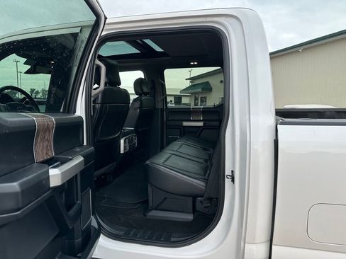 Used 2017 Ford F250 Lariat w/ Lariat Ultimate Package AWD/4WD image 20