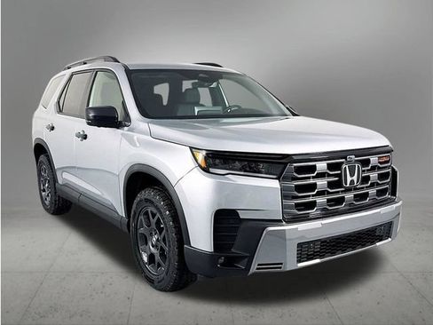 New 2026 Honda Pilot TrailSport image 7