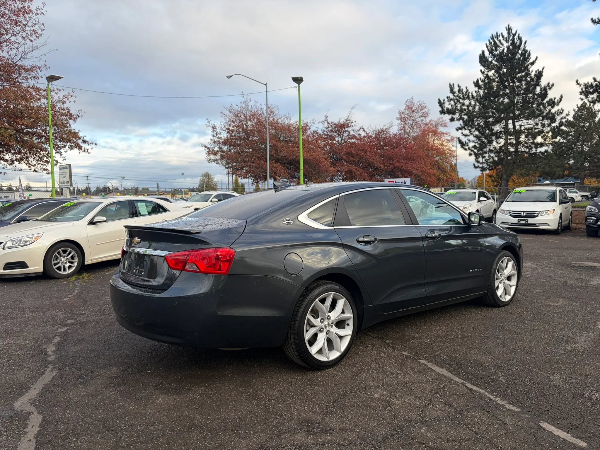 Used 2015 Chevrolet Impala LT FWD image 3