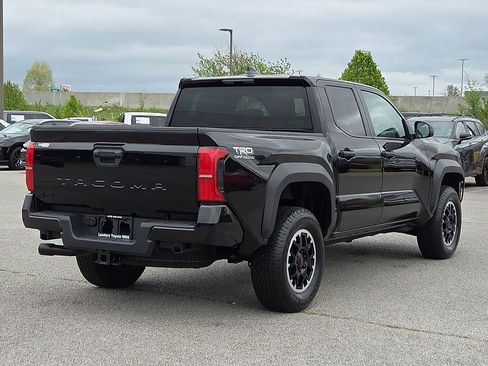 Used 2024 Toyota Tacoma TRD Off-Road AWD/4WD image 5
