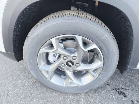 New 2026 Chevrolet Trax LT w/ Driver Confidence Package image 12
