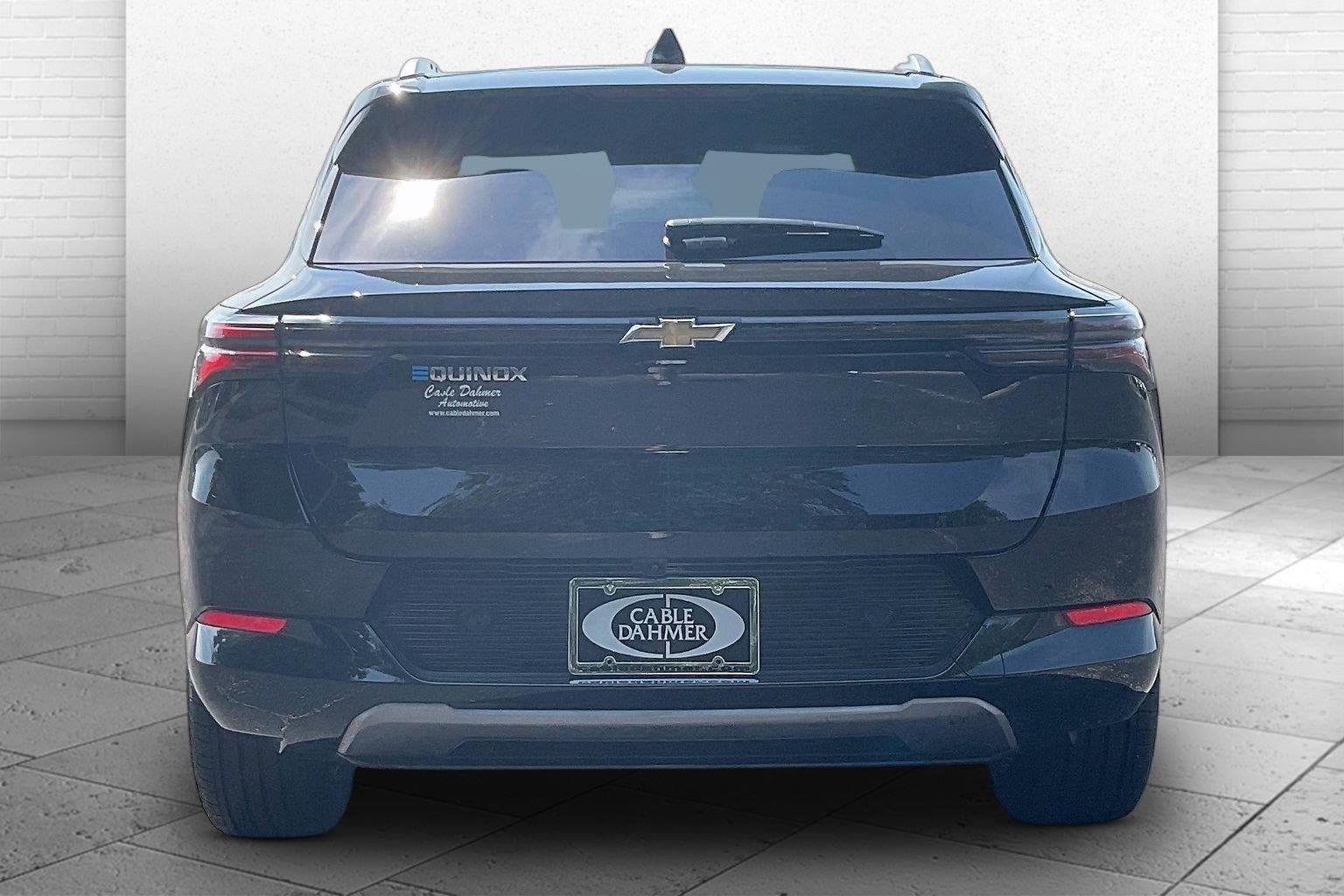 Used 2025 Chevrolet Equinox EV LT w/ Convenience Package FWD image 3