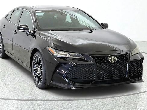 Used 2019 Toyota Avalon Touring w/ Advanced Safety Package FWD image 2