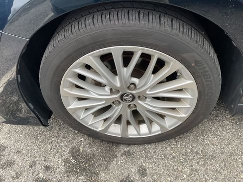 Used 2018 Toyota Camry XLE w/ Audio Package image 11