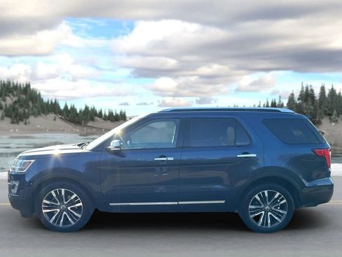 Used 2017 Ford Explorer Platinum image 8