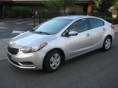Used 2014 Kia Forte LX FWD image 1