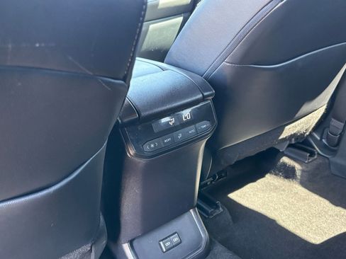 Used 2024 Toyota Highlander XSE FWD image 25
