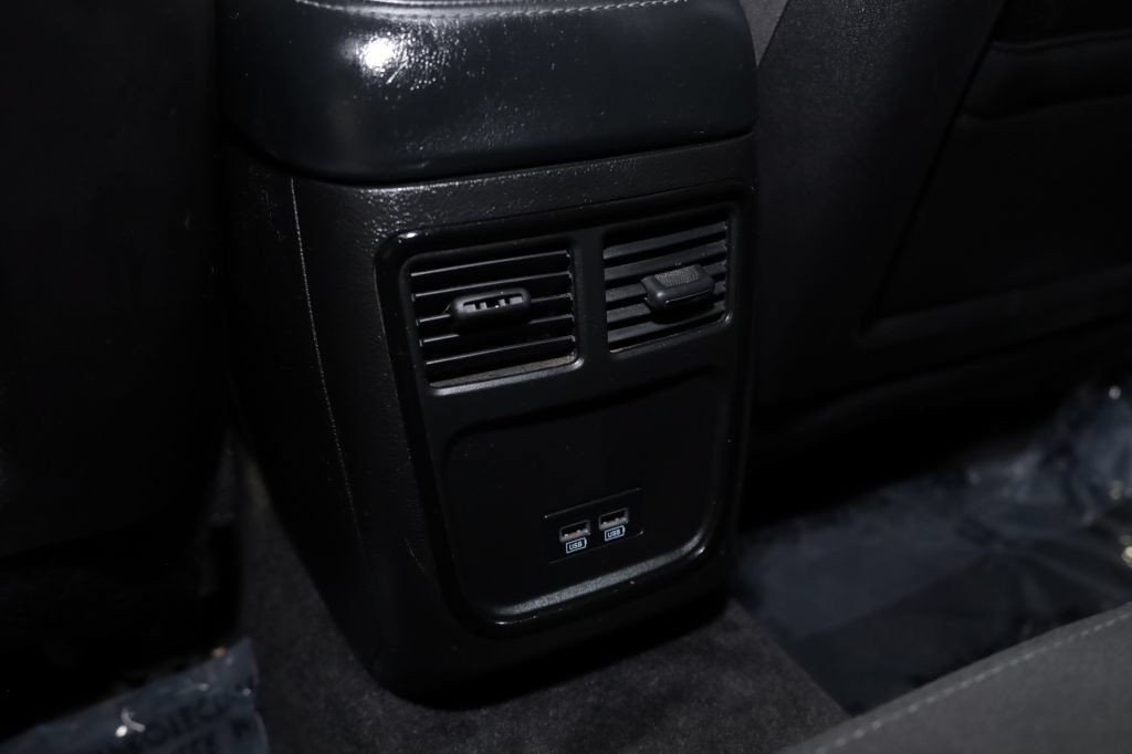 Used 2018 Dodge Charger SXT w/ Blacktop Package RWD image 22