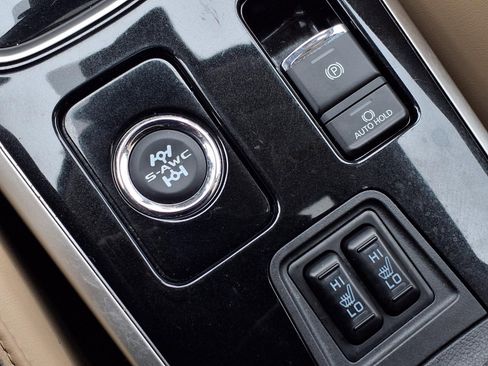 Used 2020 Mitsubishi Outlander SEL image 27