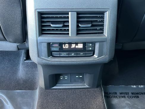 Certified 2021 Volkswagen Atlas SE image 25