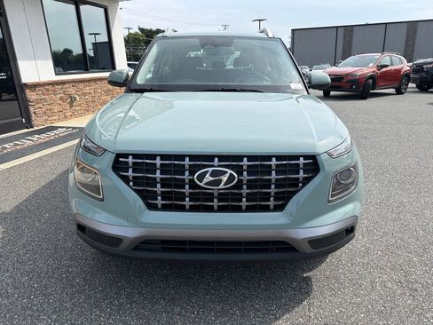 Used 2025 Hyundai Venue SEL FWD image 12