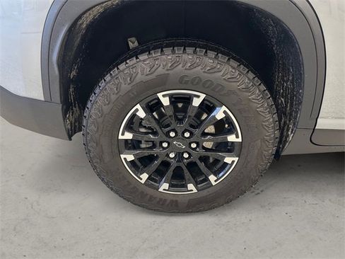 Used 2024 Chevrolet Traverse Z71 image 14