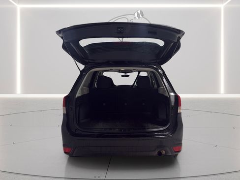 Used 2023 Subaru Forester Premium image 11