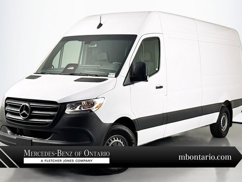 Used 2025 Mercedes-Benz Sprinter 2500 image 1