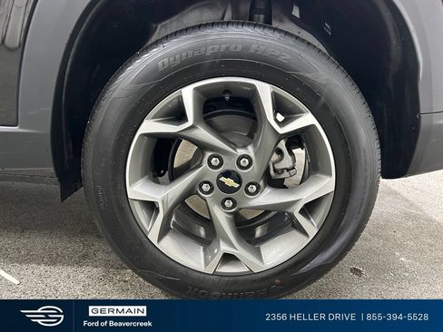 Used 2025 Chevrolet Trax LT FWD image 13