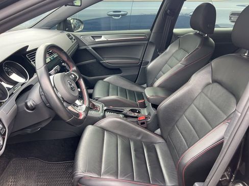 Used 2018 Volkswagen GTI SE image 7