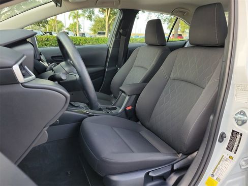 Used 2025 Toyota Corolla LE image 16