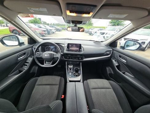 Used 2025 Nissan Rogue SV FWD image 24