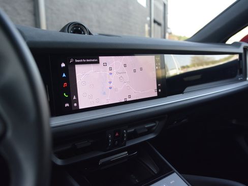 Used 2026 Porsche Cayenne S image 19