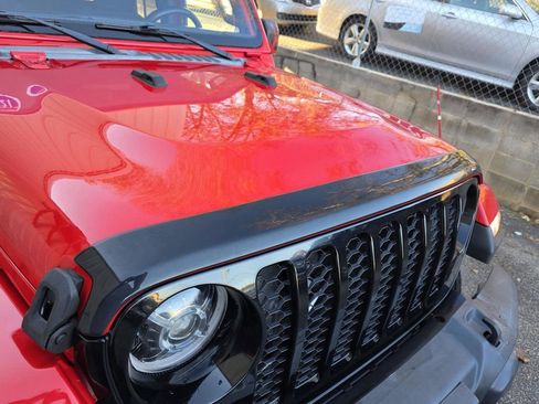 Used 2021 Jeep Gladiator Sport image 22