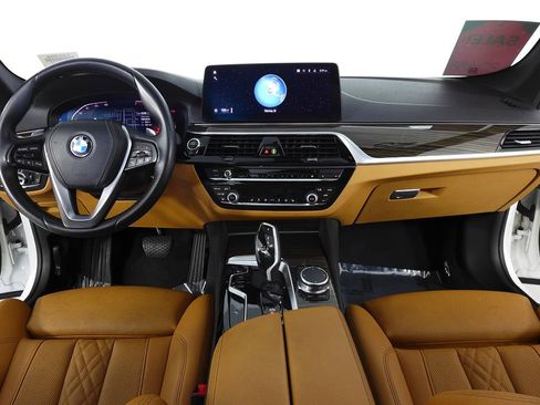 Used 2023 BMW 530i w/ Convenience Package image 25