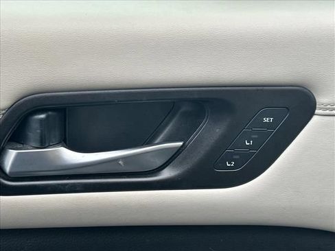 Used 2022 Nissan Pathfinder Platinum w/ Cargo Package FWD image 22