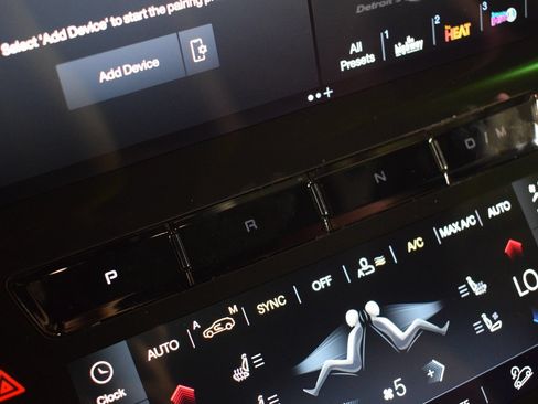 Certified 2025 Maserati Grecale Modena AWD/4WD image 33
