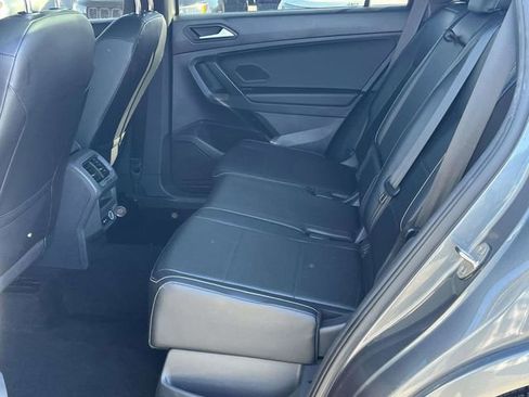 Used 2021 Volkswagen Tiguan SE R-Line image 16