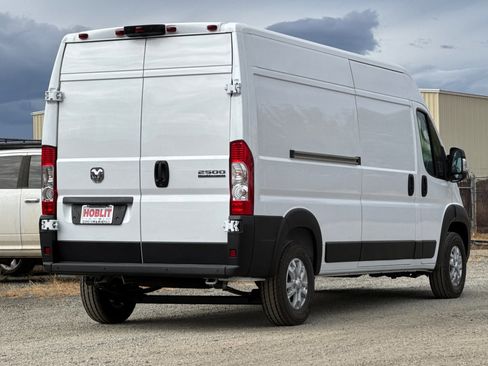 New 2026 RAM ProMaster 2500 w/ Quick Order Package 22G SLT image 3