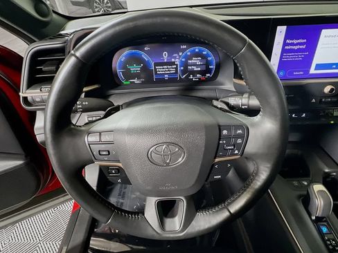 Certified 2023 Toyota Crown Platinum AWD/4WD image 10