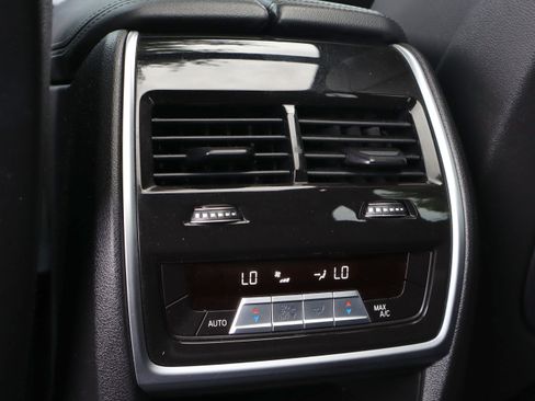 Used 2021 BMW X5 xDrive40i w/ M Sport Package AWD/4WD image 25